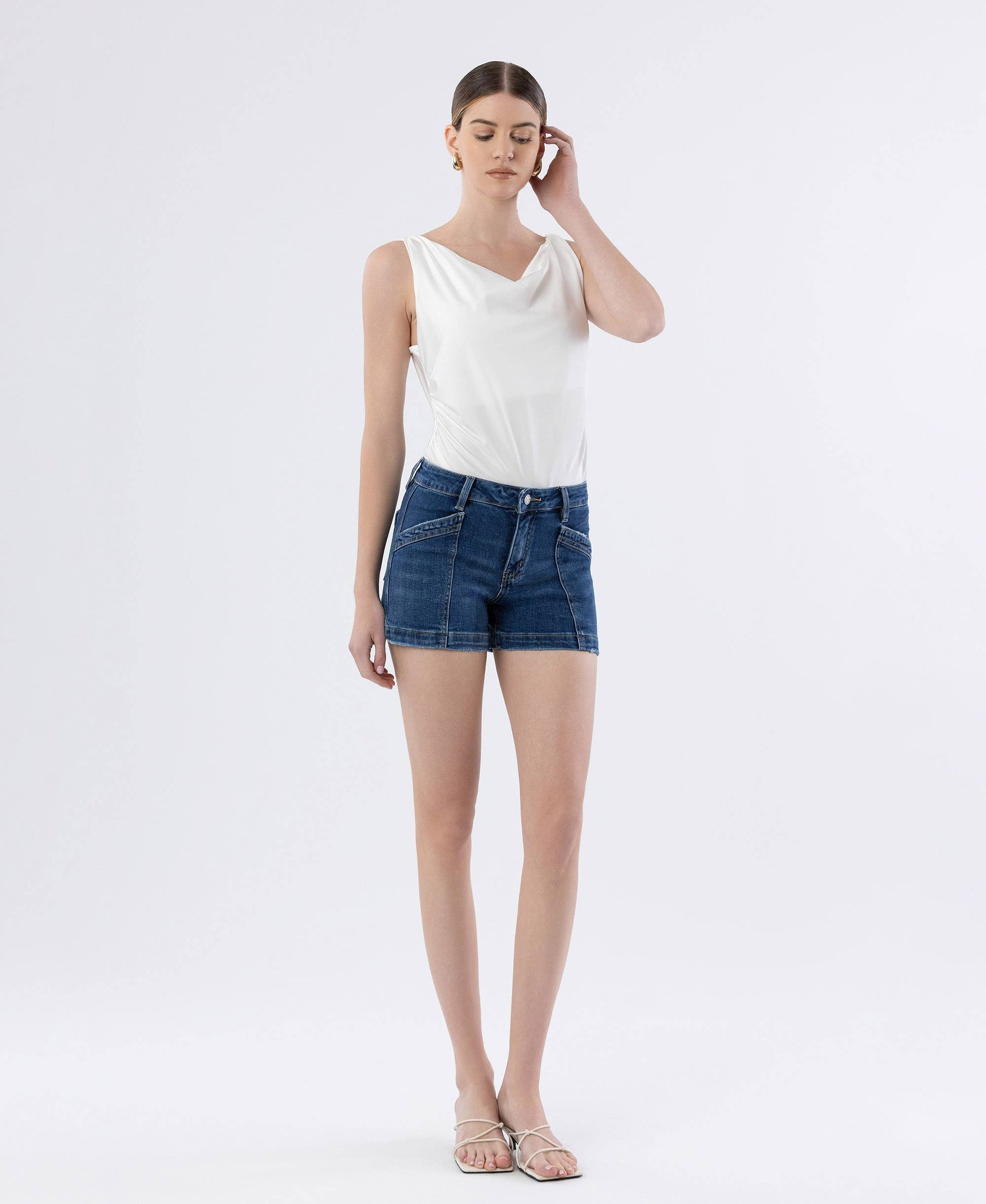 HIGH RISE TROUSER HEM UTILITY SHORTS: SUGAR
