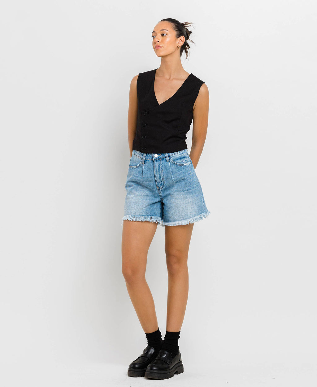 SUPER HIGH RISE PLEATS SHORTS: INVIGORATED