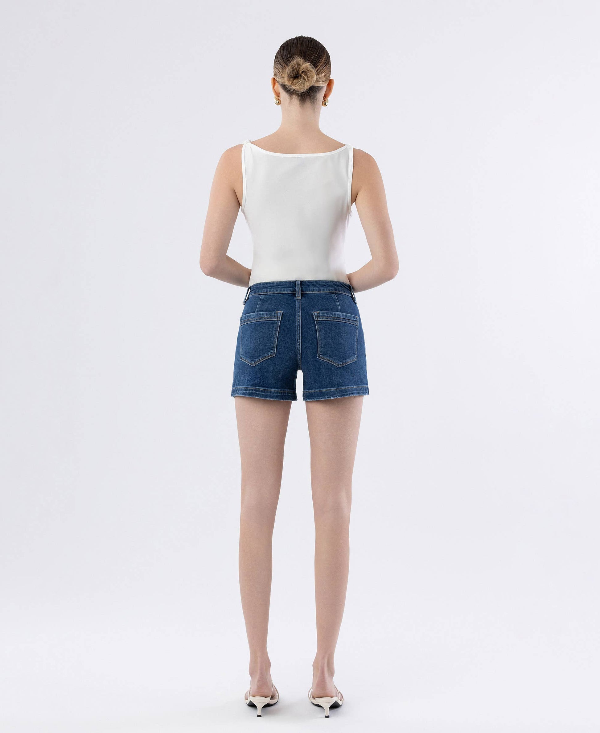 HIGH RISE TROUSER HEM UTILITY SHORTS: SUGAR