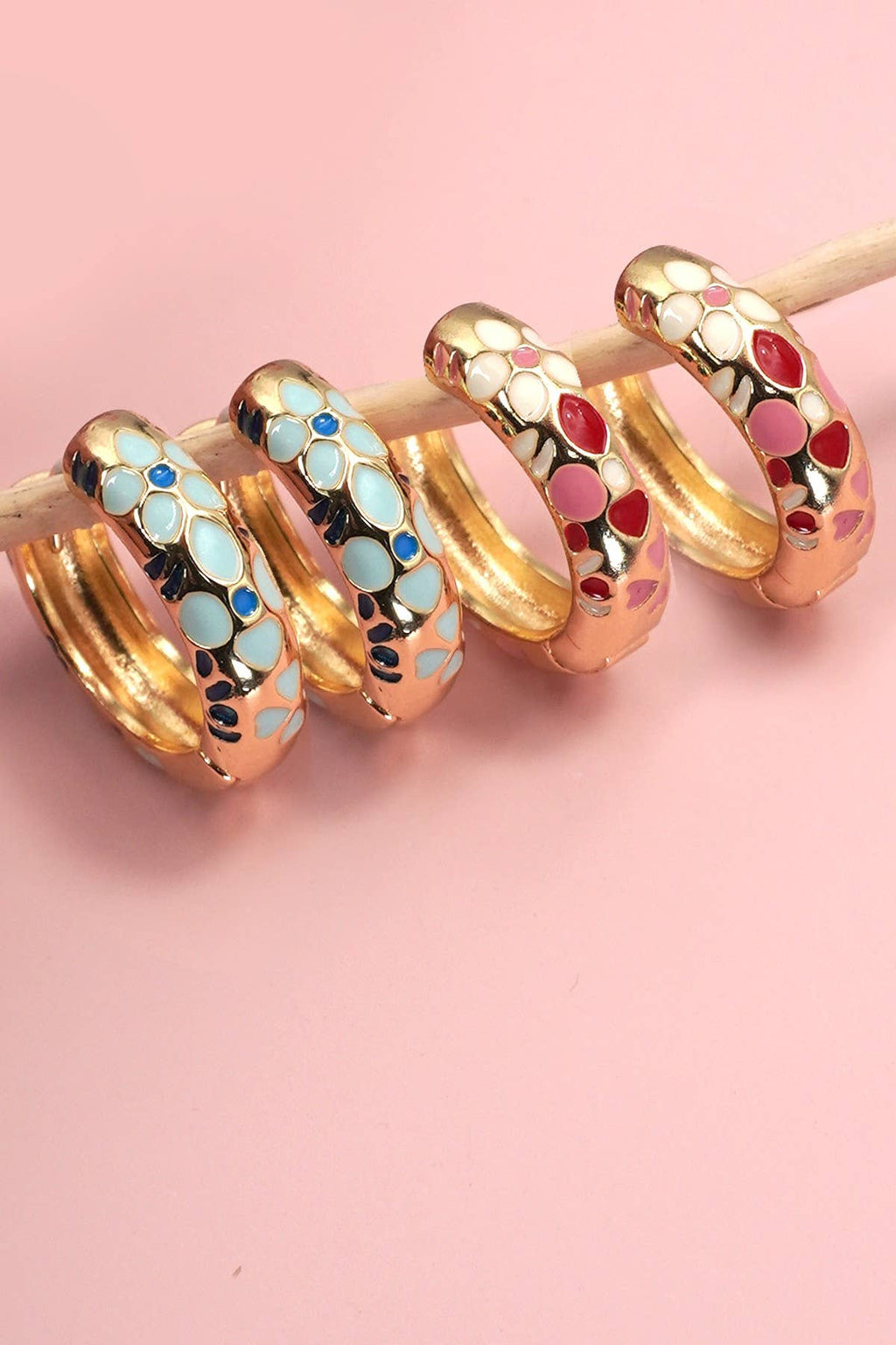 COLORFUL ENAMEL FLOWER HUGGIE HOOP EARRINGS | 40E359: Blue