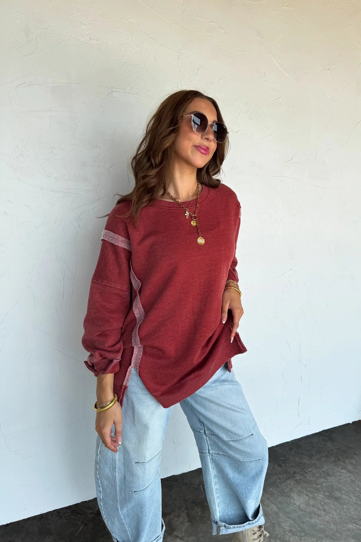 We spared no attention to detail in our new mineral washed sweatshirt! This forever timeless pullover is a slouchy, relaxed fit with exposed seaming, cute split cuff hem and ribbed trim detail! Has super soft "sweatshirt" feel on the inside!
