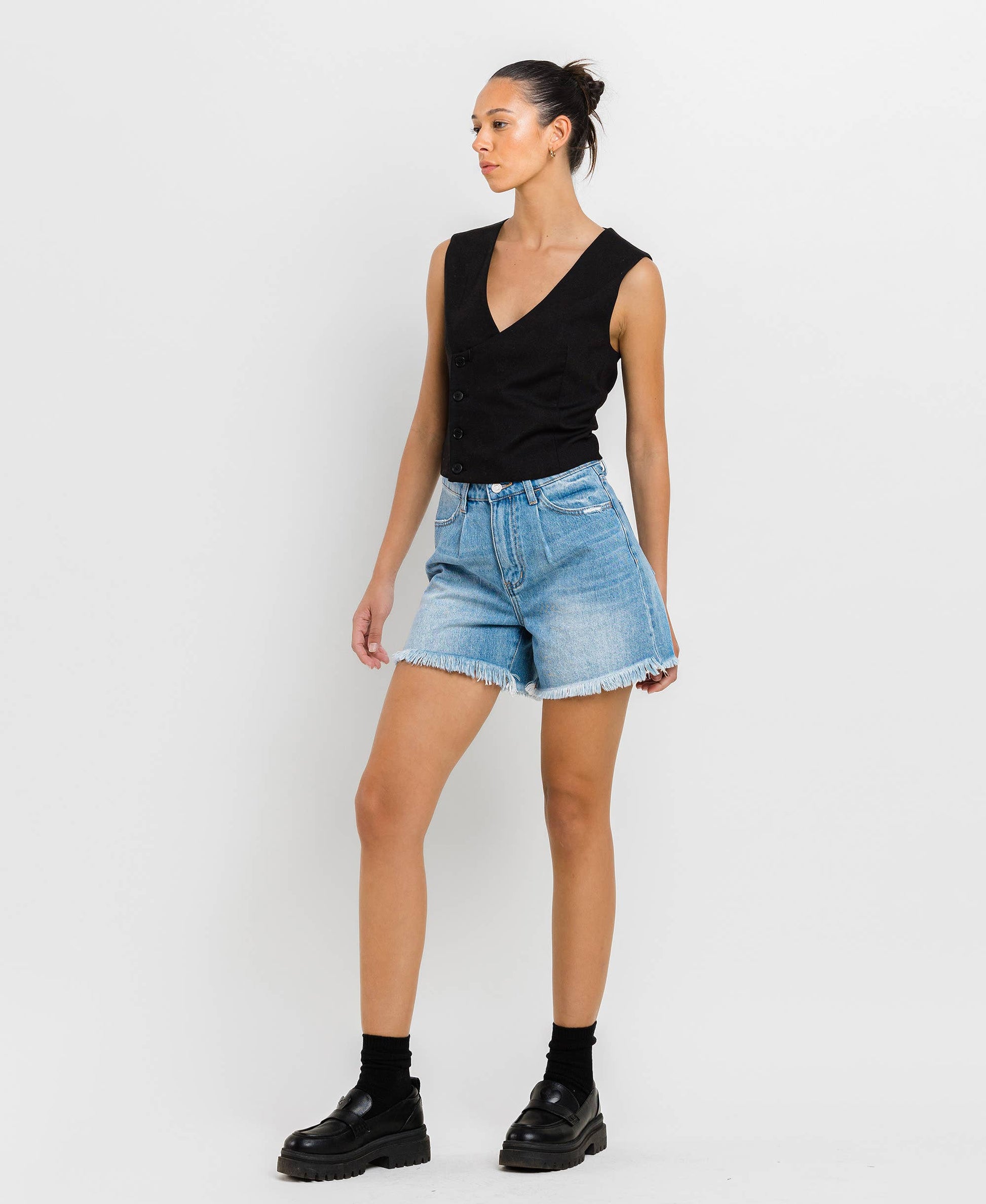 SUPER HIGH RISE PLEATS SHORTS: INVIGORATED
