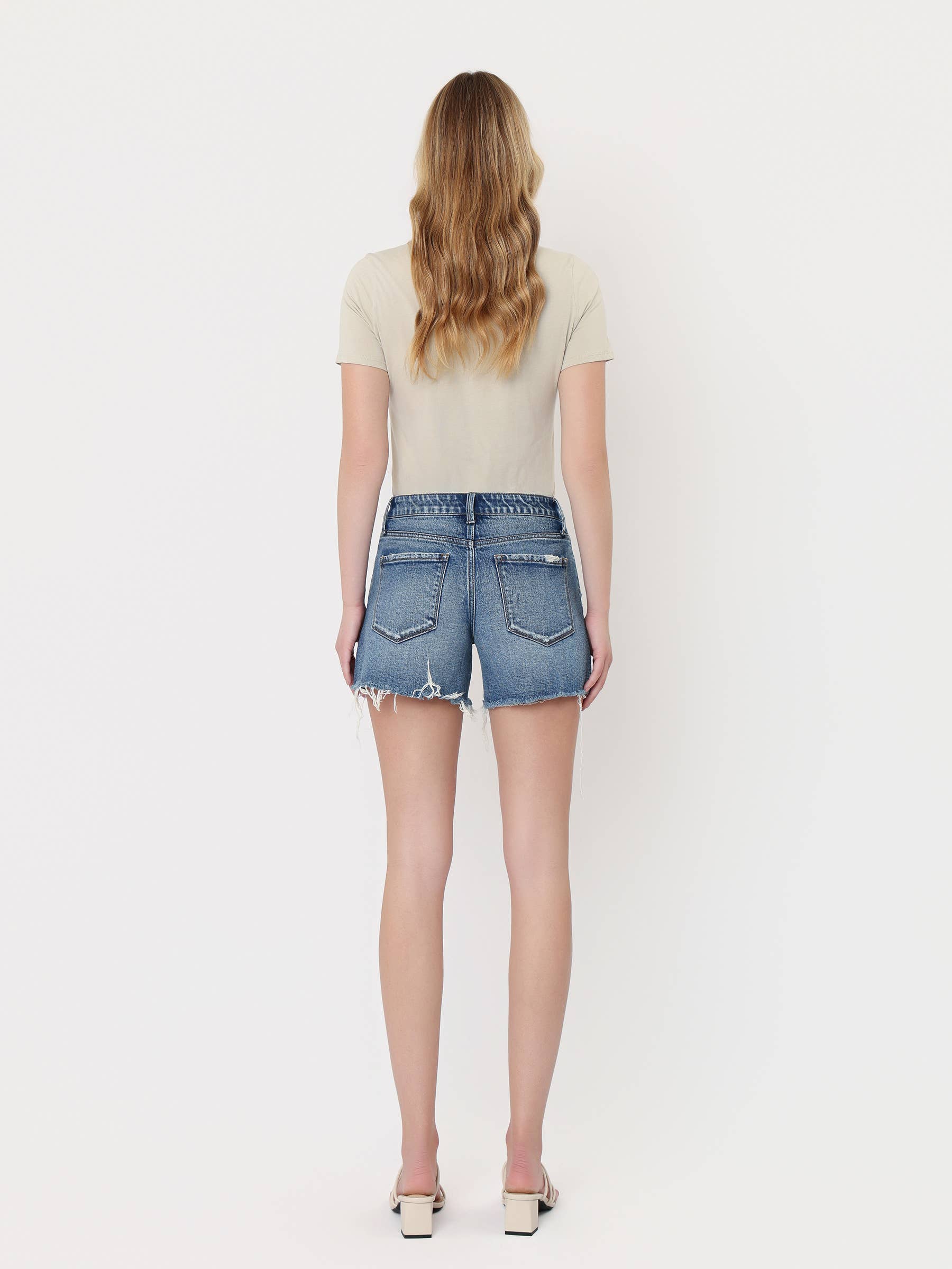 MID RISE STUDDED FRONT POCKET A LINE SHORTS: BEAMING