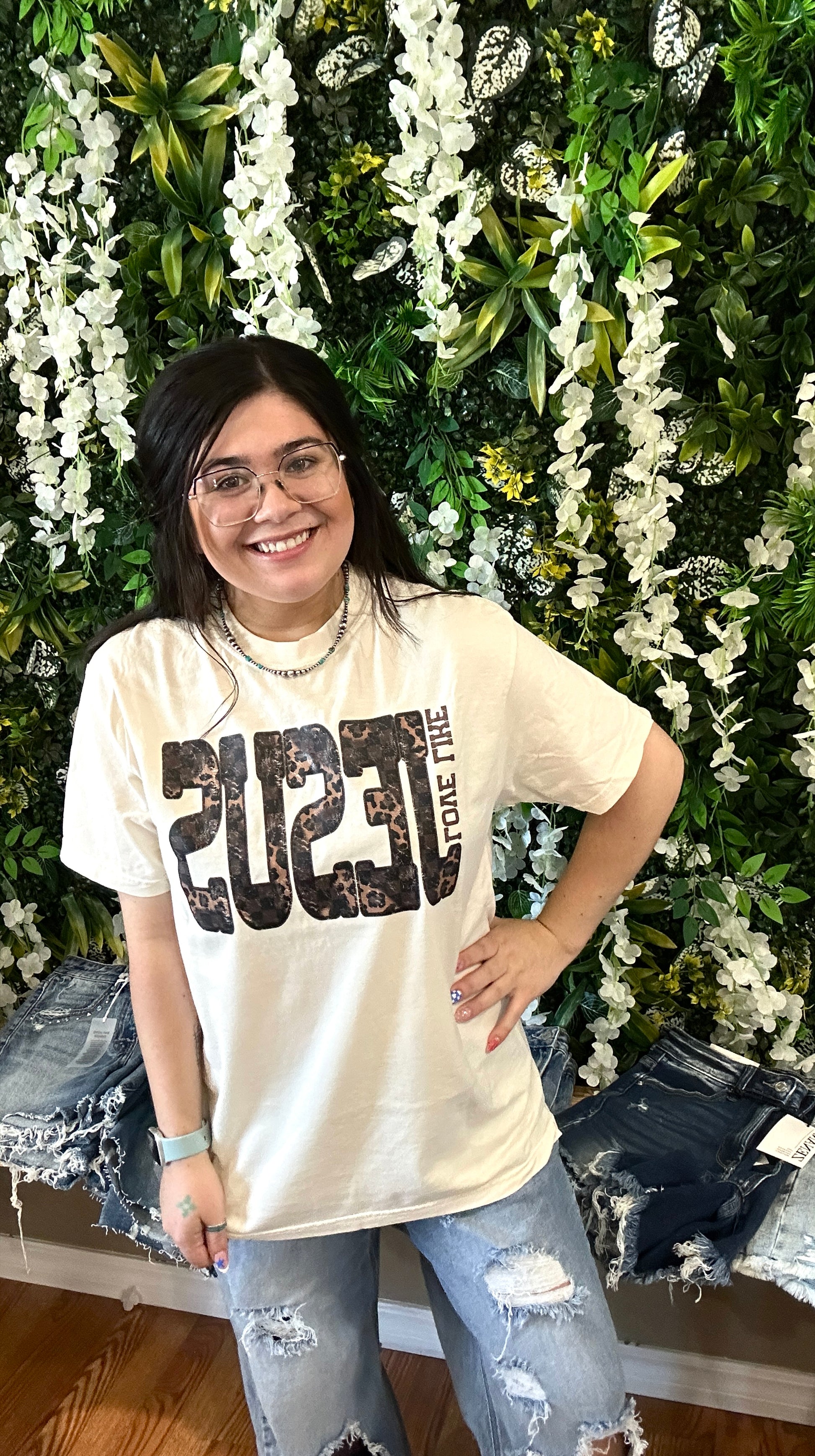 Love Like Jesus Graphic T-Shirt