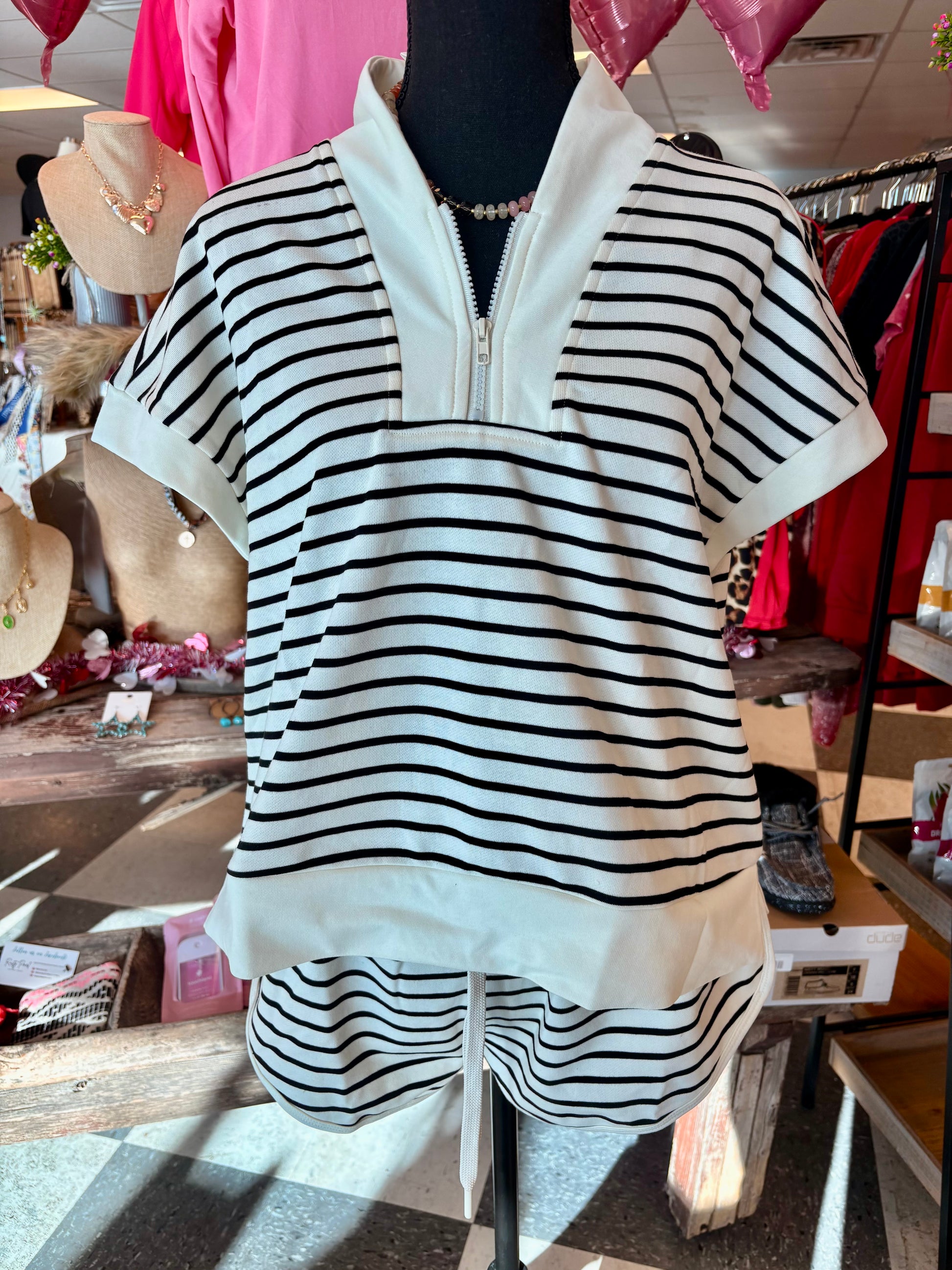 HALF ZIP UP STRIPED TOP AND SHORTS SETS - IVORY/BLACK