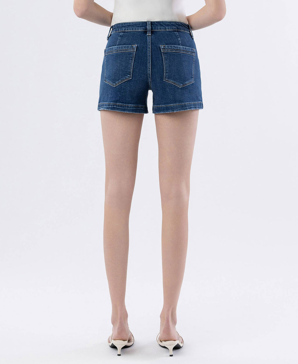 HIGH RISE TROUSER HEM UTILITY SHORTS: SUGAR