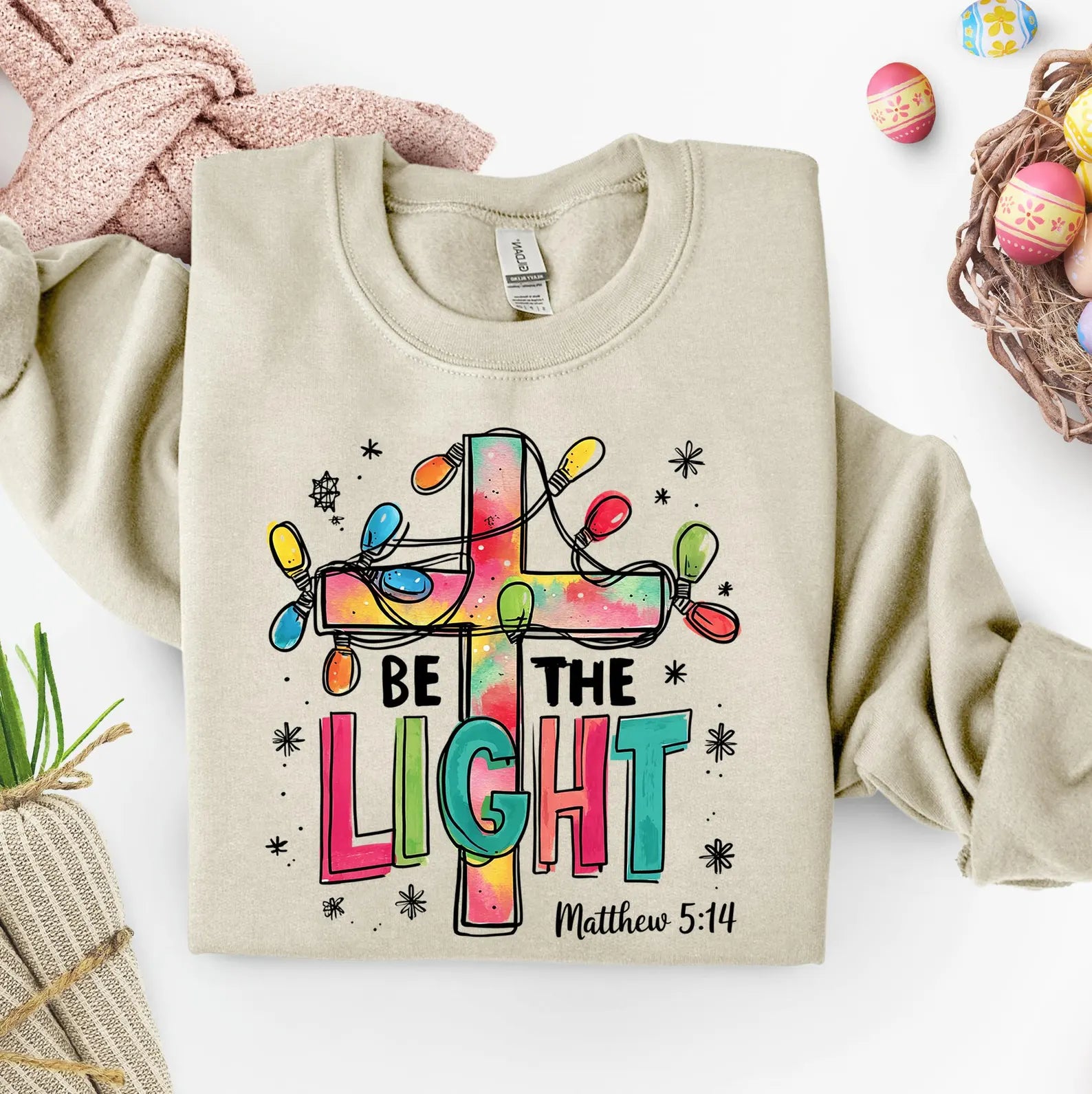 Be The Light – Matthew 5:14 Christian Christmas Graphic Sweatshirt